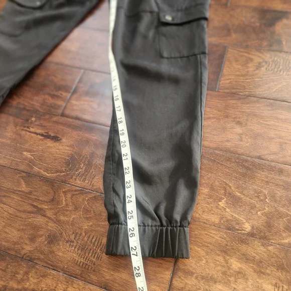 Banana Republic TENCEL'" Cargo Joggers XS Casual Sporty Athleisure Tomboy - Picture 6 of 7